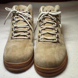 Helly  Hansen suede, size  81/2, beautiful tan